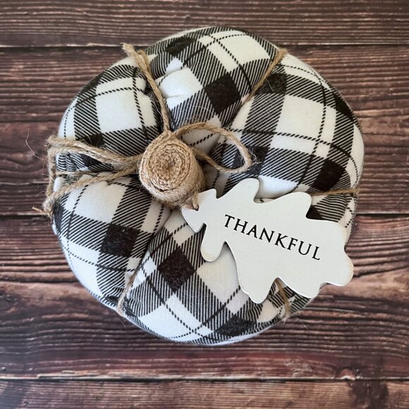 Puffy Fabric Black and White Plaid Pumpkin with wooden leaf THANKFUL tag - Picture 3 of 5